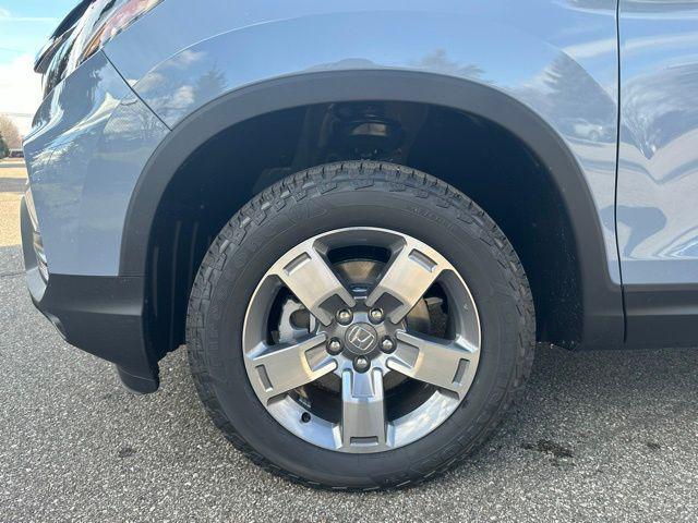 new 2025 Honda Ridgeline car, priced at $43,330