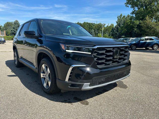new 2025 Honda Pilot car, priced at $44,644