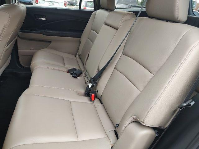 used 2022 Honda Pilot car, priced at $33,244