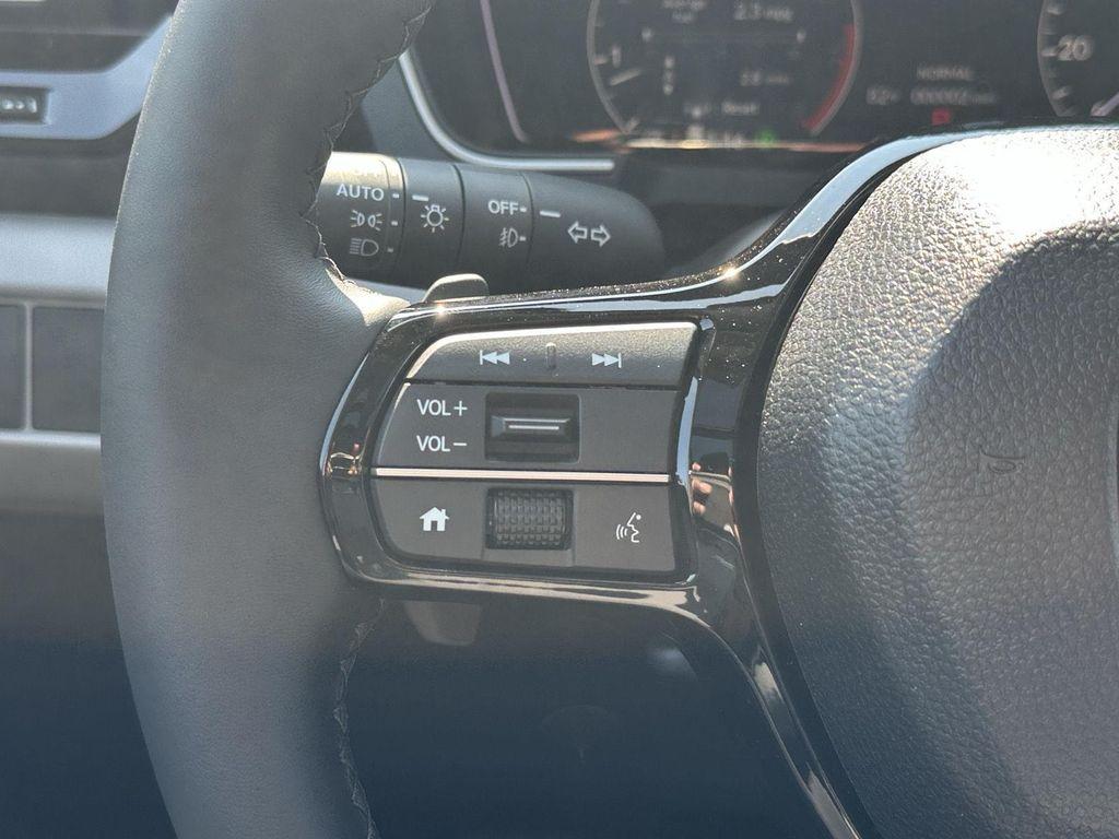 new 2025 Honda Pilot car, priced at $45,544