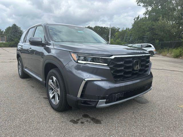 new 2025 Honda Pilot car, priced at $46,600