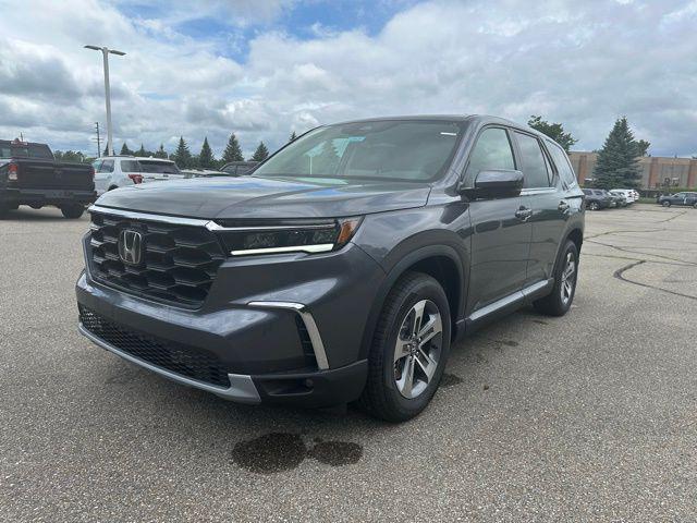 new 2025 Honda Pilot car, priced at $46,600
