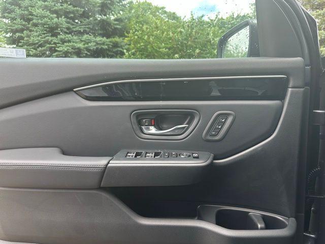 new 2025 Honda Pilot car, priced at $46,600