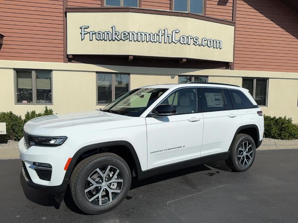 new 2025 Jeep Grand Cherokee car, priced at $41,665