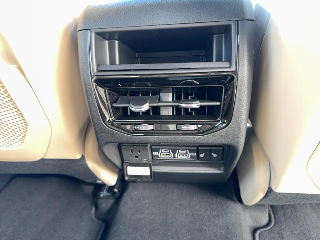 new 2025 Jeep Grand Cherokee car, priced at $41,665