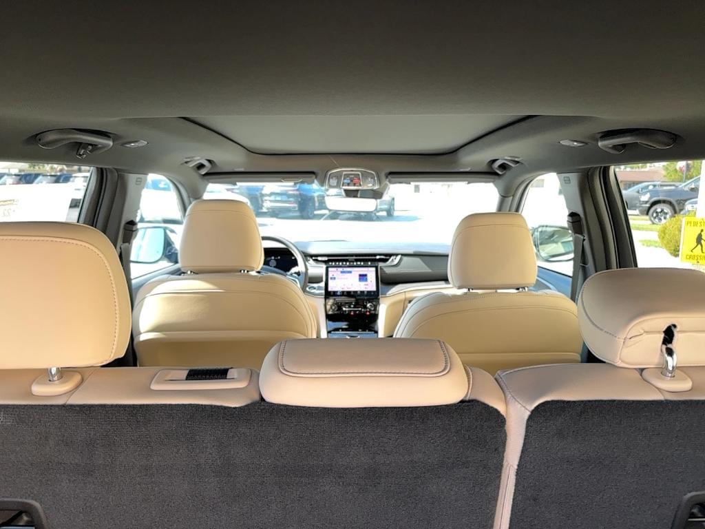 new 2025 Jeep Grand Cherokee car, priced at $41,665