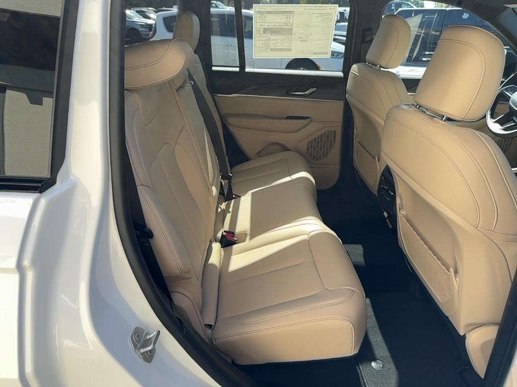 new 2025 Jeep Grand Cherokee car, priced at $41,665