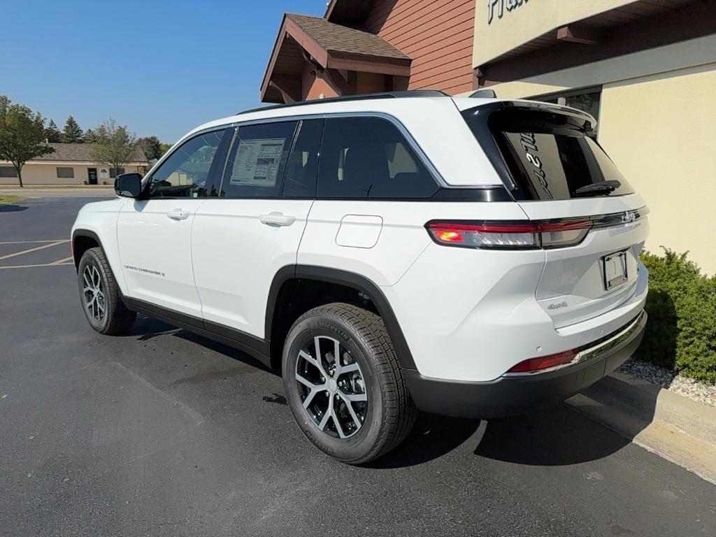 new 2025 Jeep Grand Cherokee car, priced at $41,665