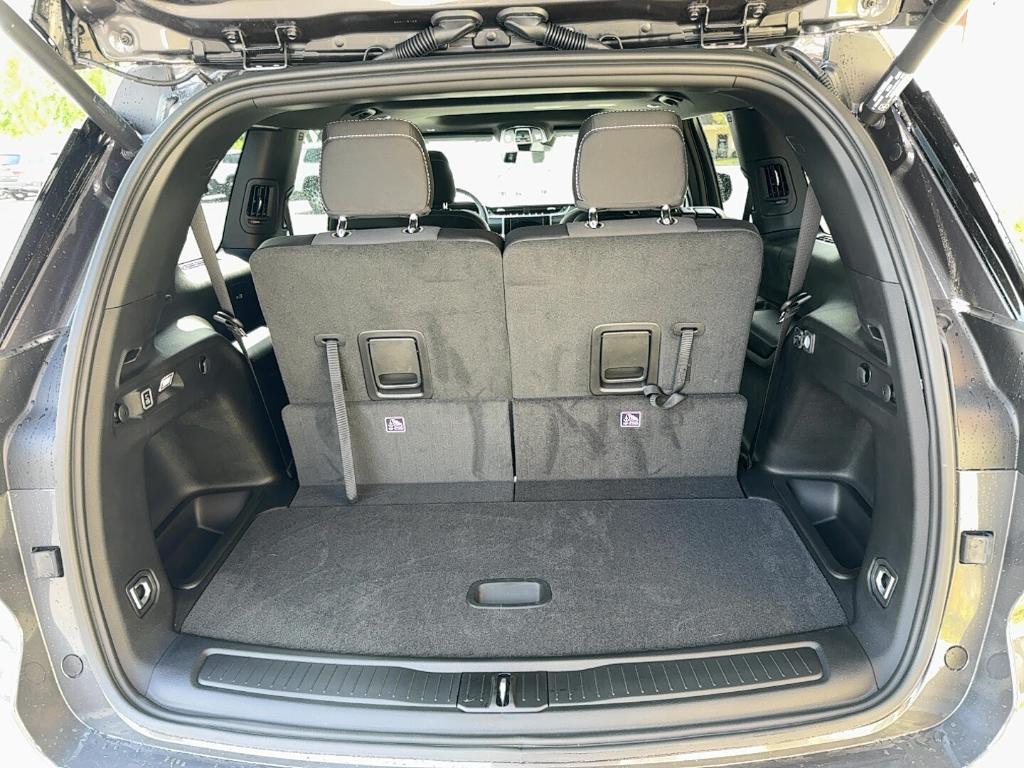 new 2025 Jeep Grand Cherokee L car, priced at $43,424