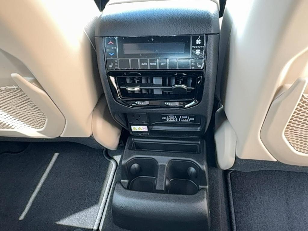 new 2025 Jeep Grand Cherokee L car, priced at $47,437