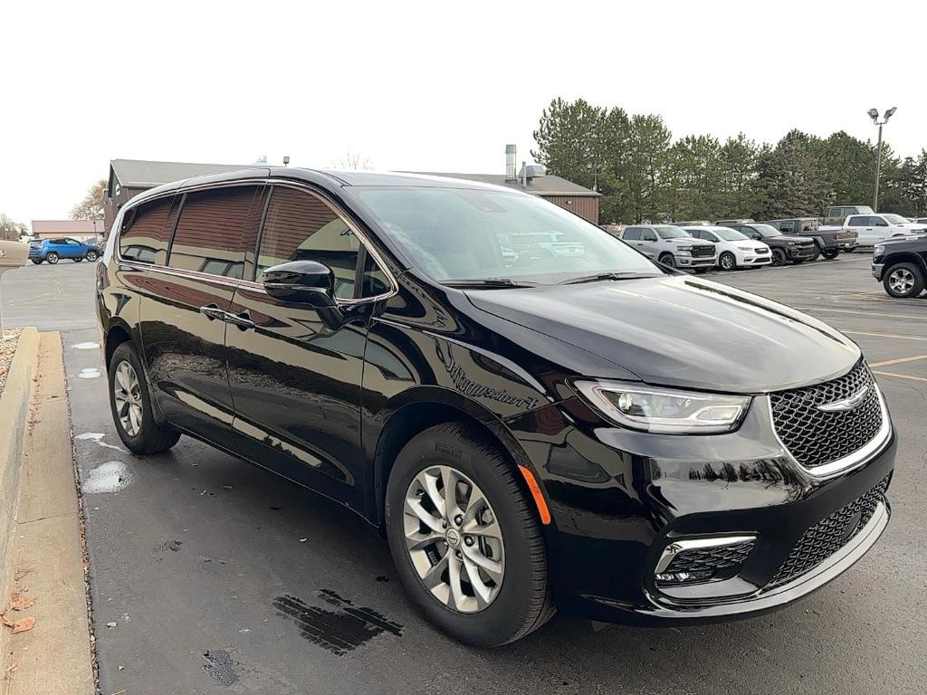 new 2026 Chrysler Pacifica car, priced at $41,788
