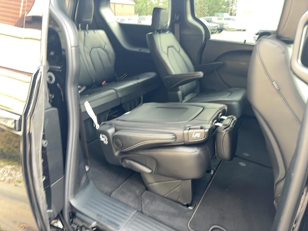 new 2026 Chrysler Pacifica car, priced at $41,788