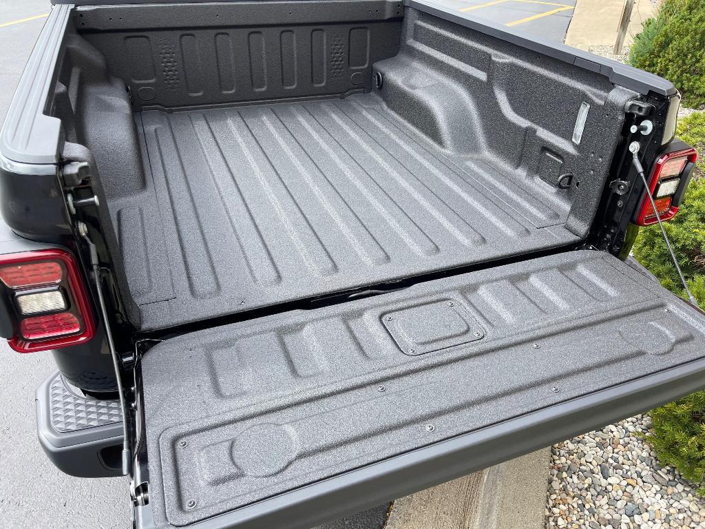 new 2025 Jeep Gladiator car, priced at $47,003