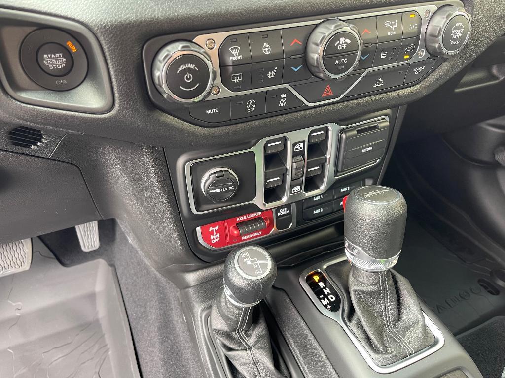 new 2025 Jeep Gladiator car, priced at $47,003