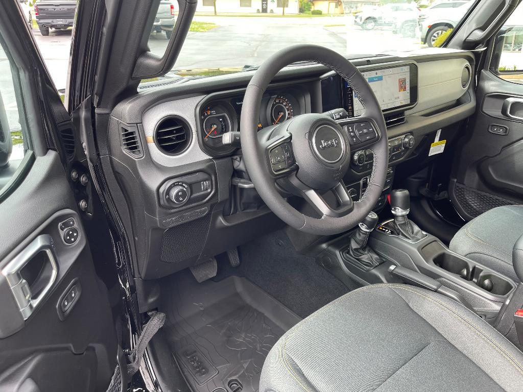 new 2025 Jeep Gladiator car, priced at $47,003