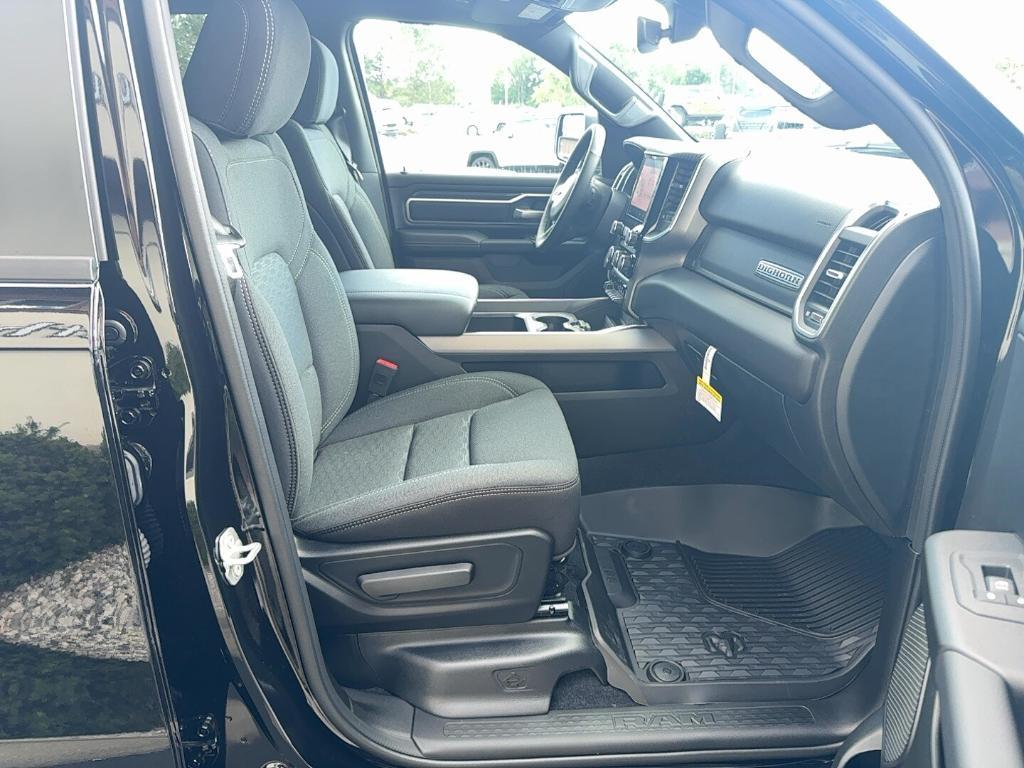 new 2025 Ram 1500 car, priced at $41,564