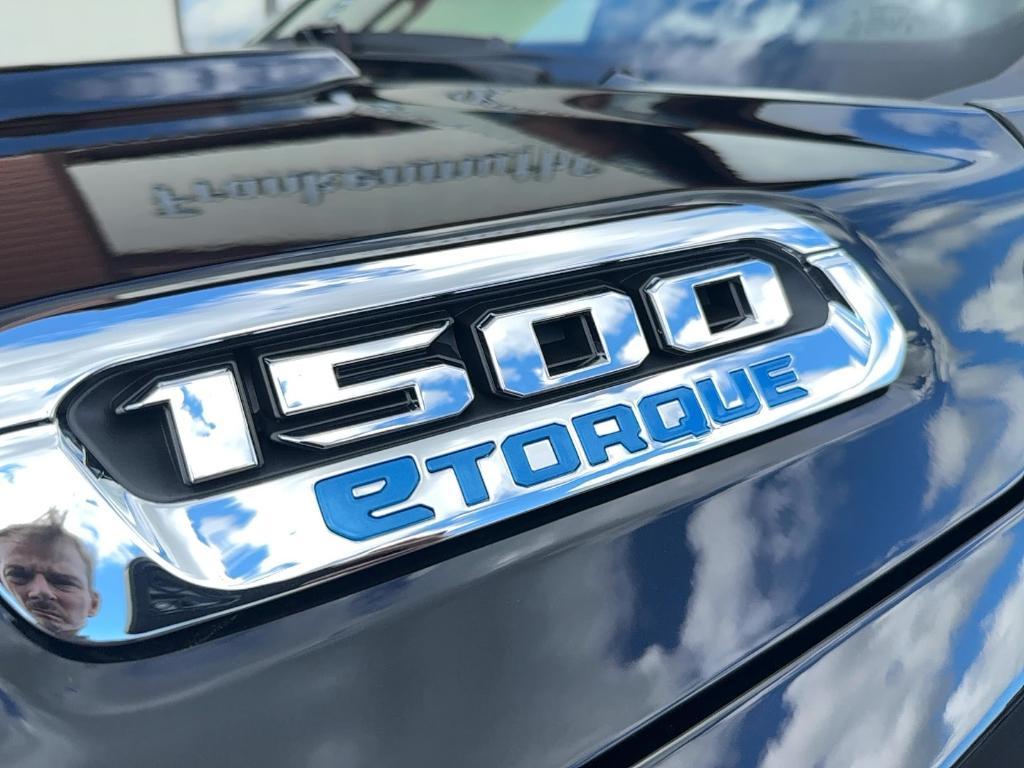 new 2025 Ram 1500 car, priced at $41,564