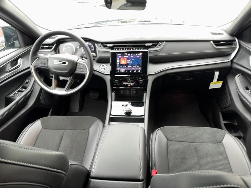 new 2025 Jeep Grand Cherokee car, priced at $37,224