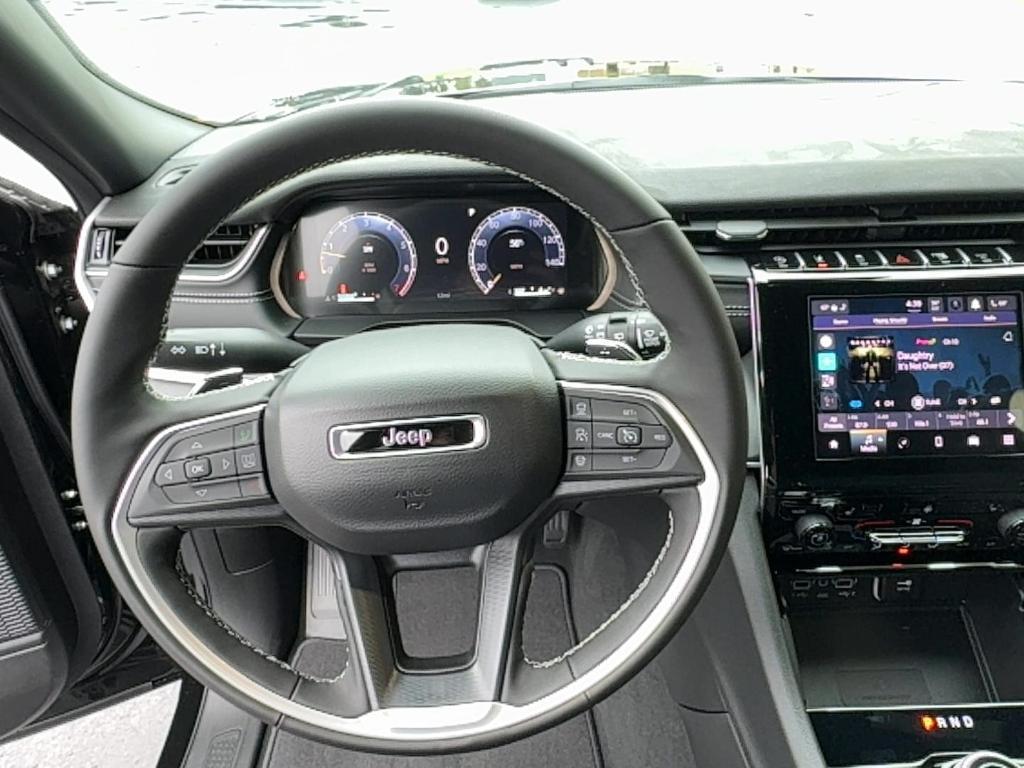 new 2025 Jeep Grand Cherokee car, priced at $37,224
