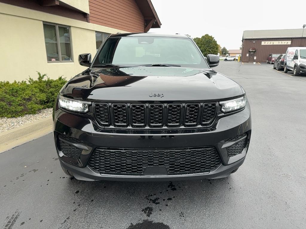 new 2025 Jeep Grand Cherokee car, priced at $37,224