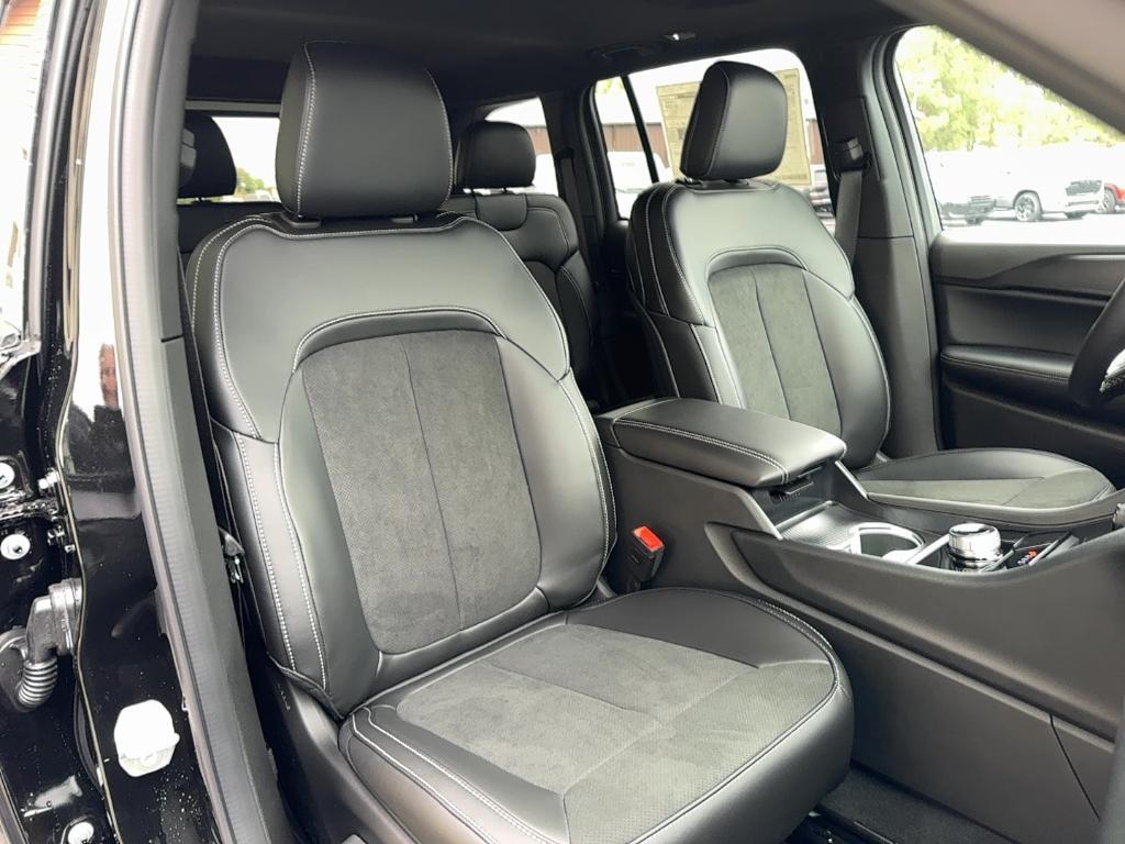 new 2025 Jeep Grand Cherokee car, priced at $37,224