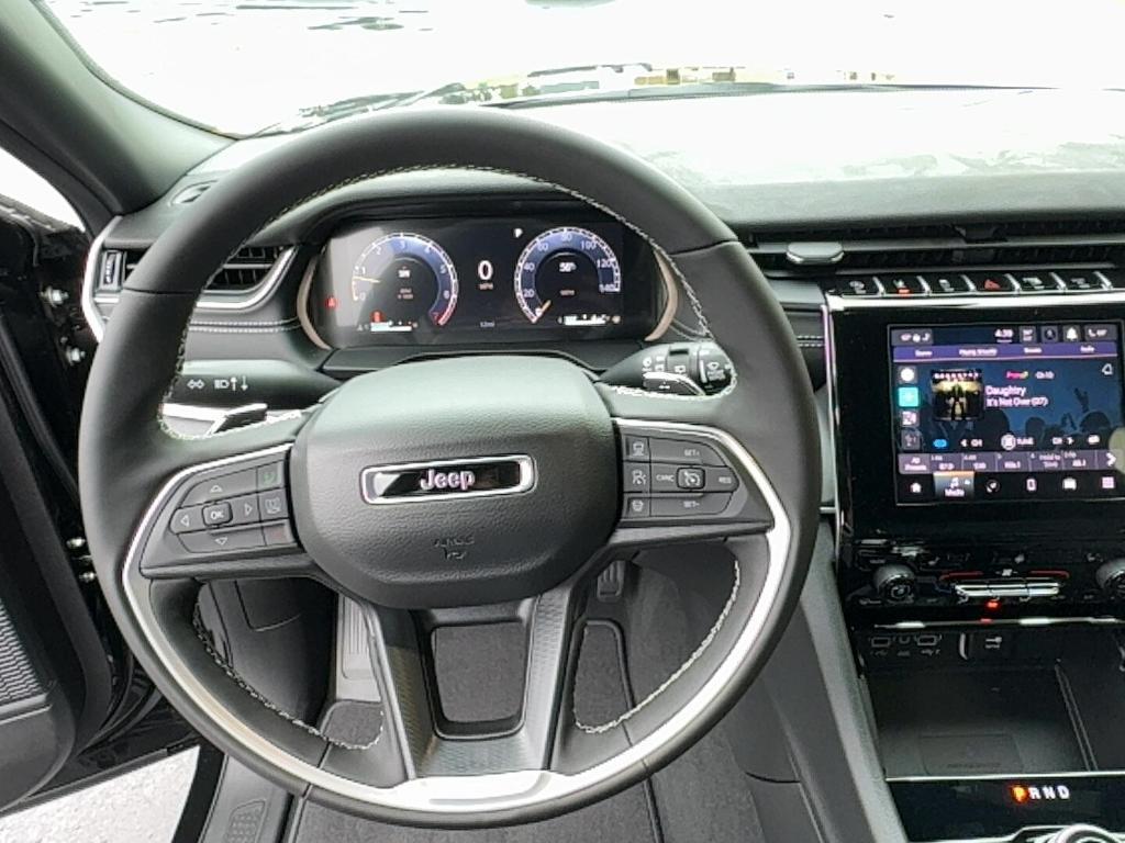 new 2025 Jeep Grand Cherokee car, priced at $37,724