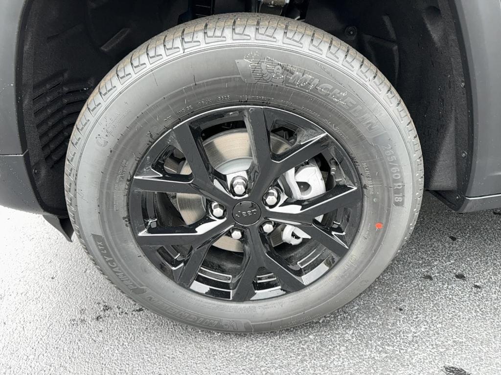 new 2025 Jeep Grand Cherokee car, priced at $37,224