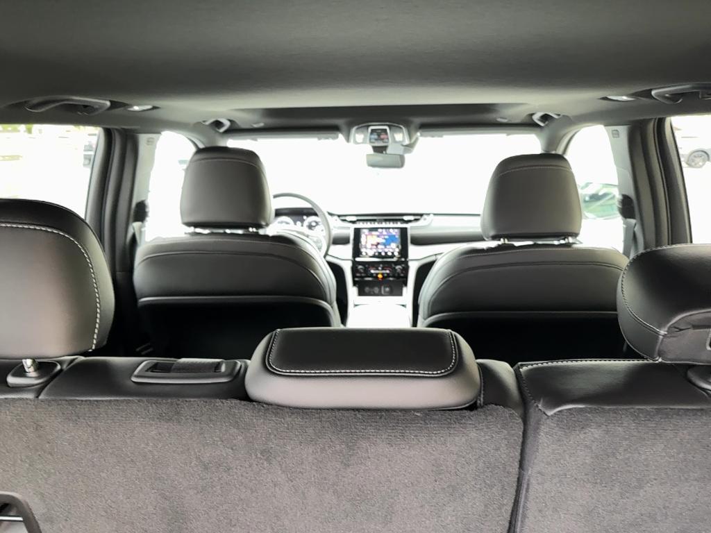 new 2025 Jeep Grand Cherokee car, priced at $37,224