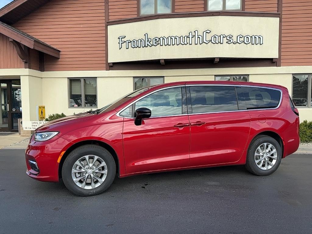 new 2026 Chrysler Pacifica car, priced at $45,660