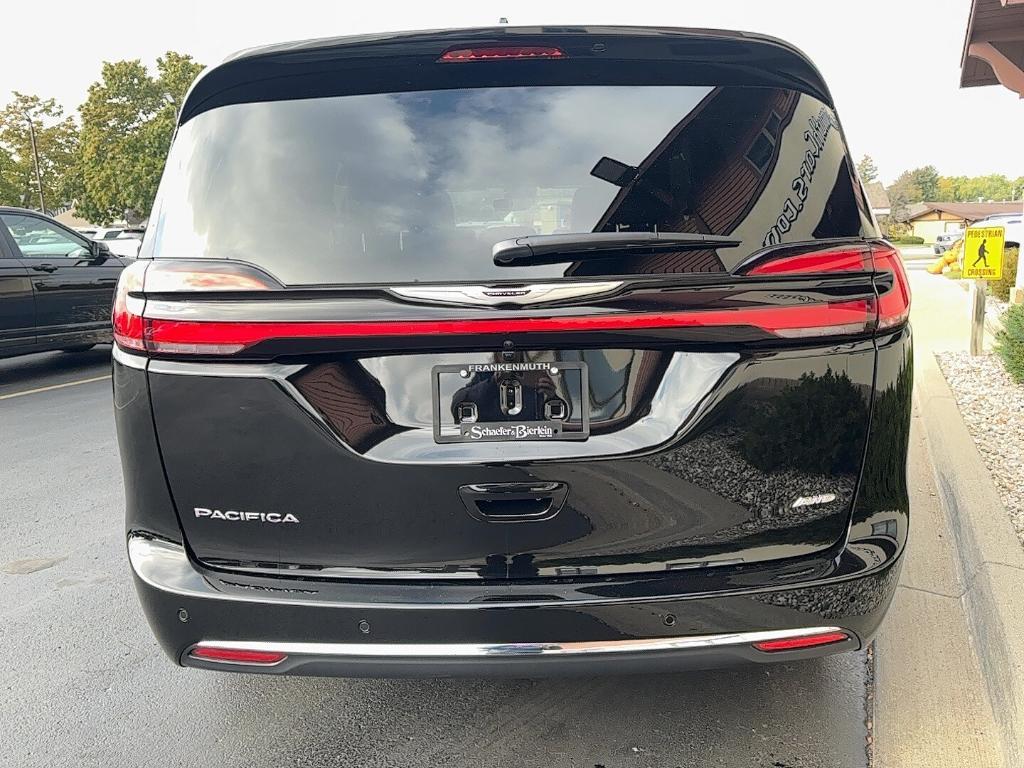 new 2026 Chrysler Pacifica car, priced at $40,227