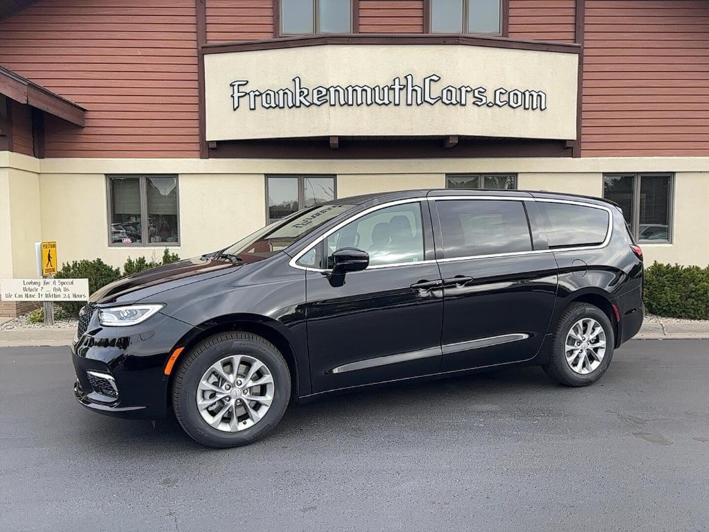 new 2026 Chrysler Pacifica car, priced at $40,227