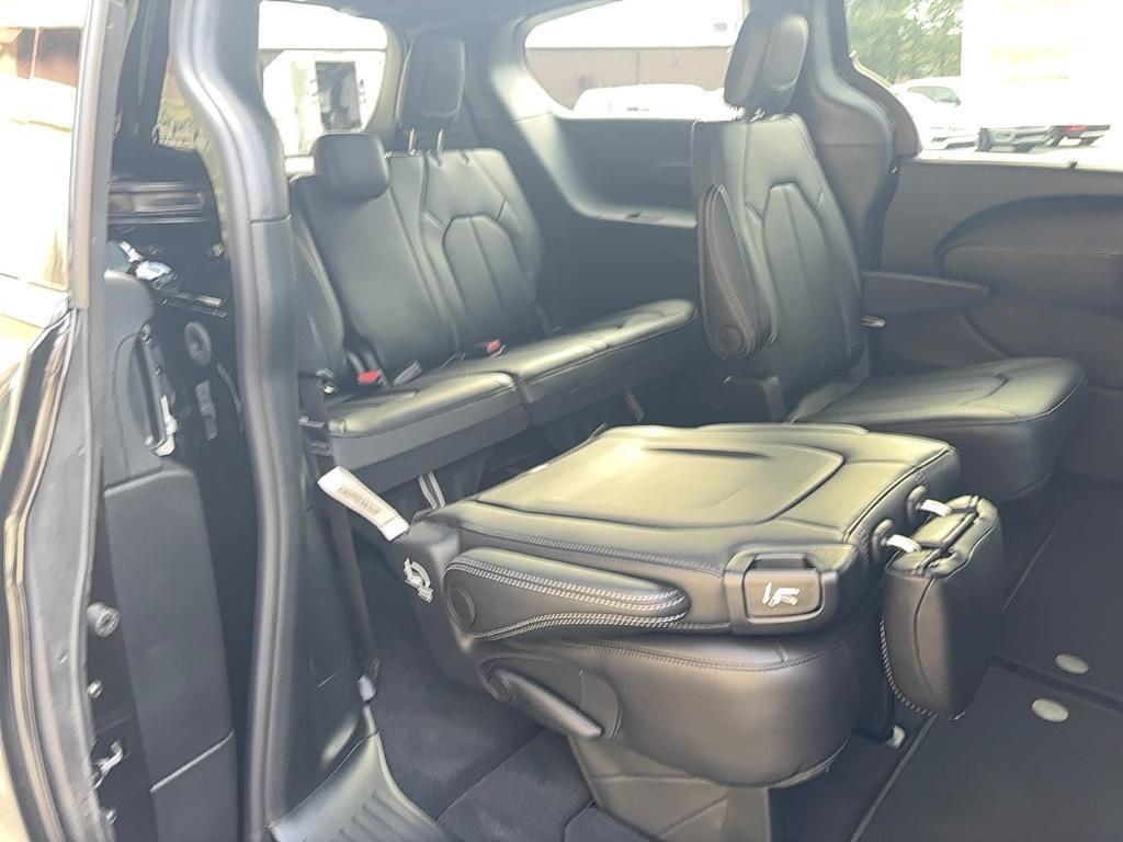 new 2026 Chrysler Pacifica car, priced at $40,227