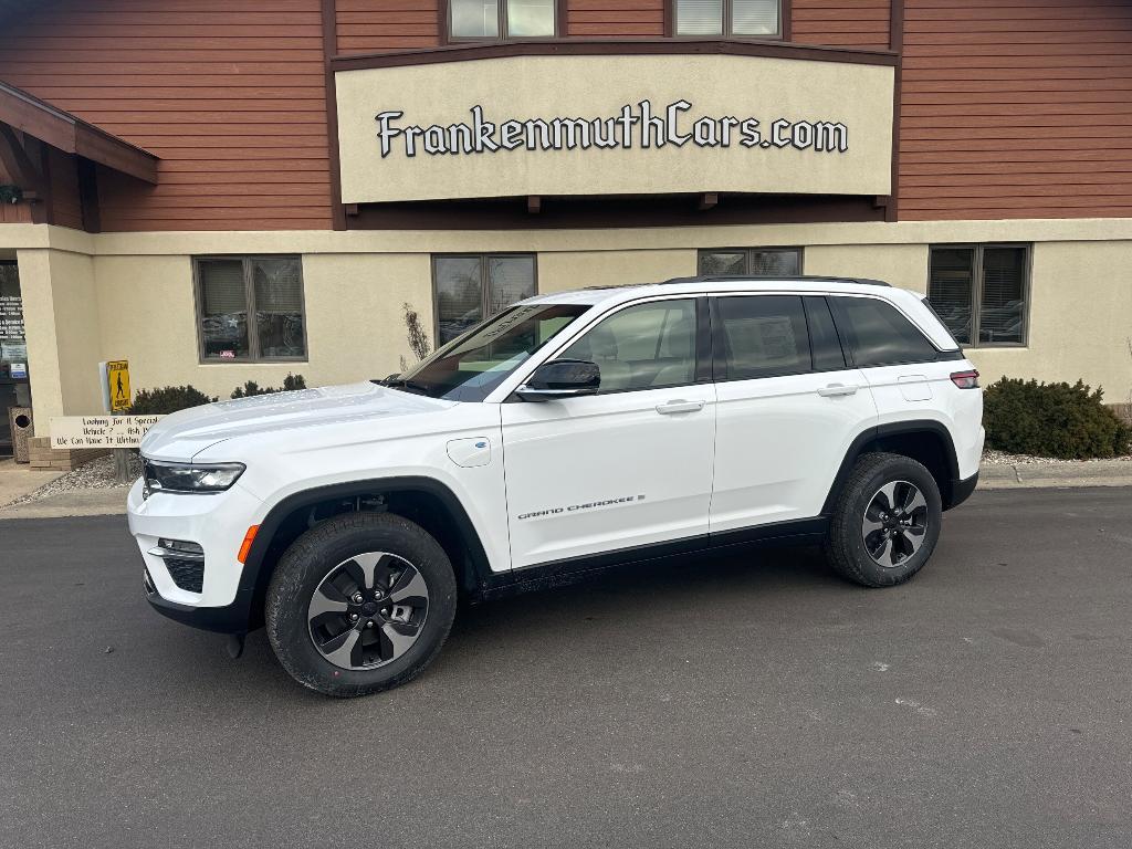 new 2025 Jeep Grand Cherokee 4xe car, priced at $51,735