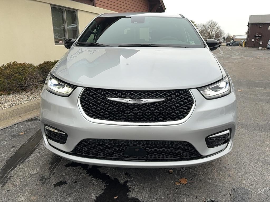 new 2026 Chrysler Pacifica car, priced at $42,211
