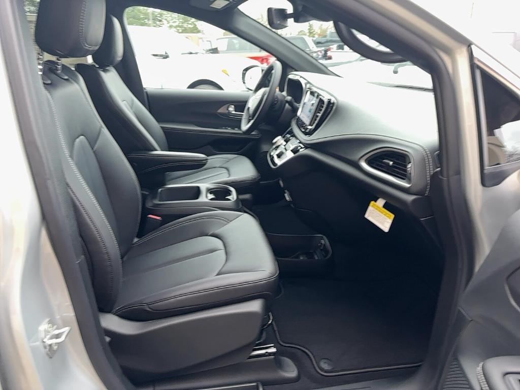 new 2026 Chrysler Pacifica car, priced at $42,211