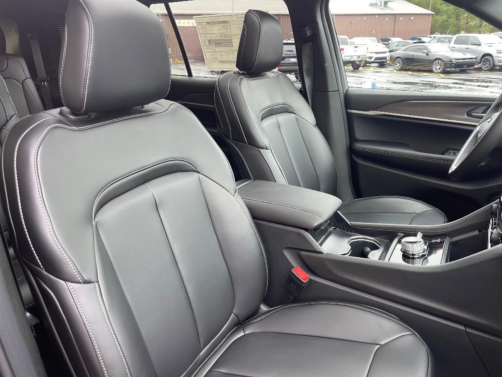 new 2025 Jeep Grand Cherokee L car, priced at $44,884