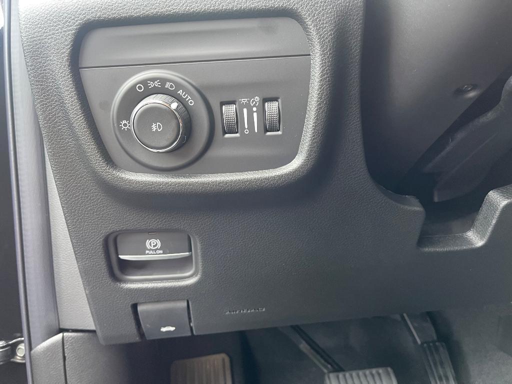 new 2025 Jeep Grand Cherokee L car, priced at $44,884