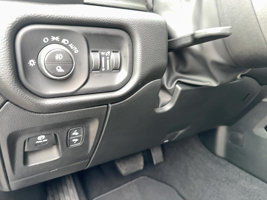 new 2025 Ram 1500 car, priced at $48,877