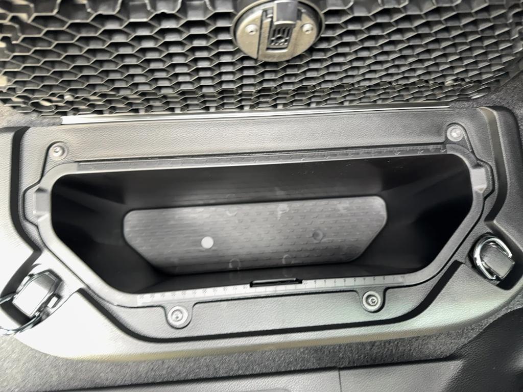 new 2025 Ram 1500 car, priced at $48,877