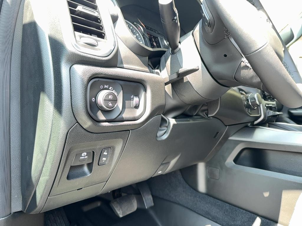new 2025 Ram 1500 car, priced at $41,604