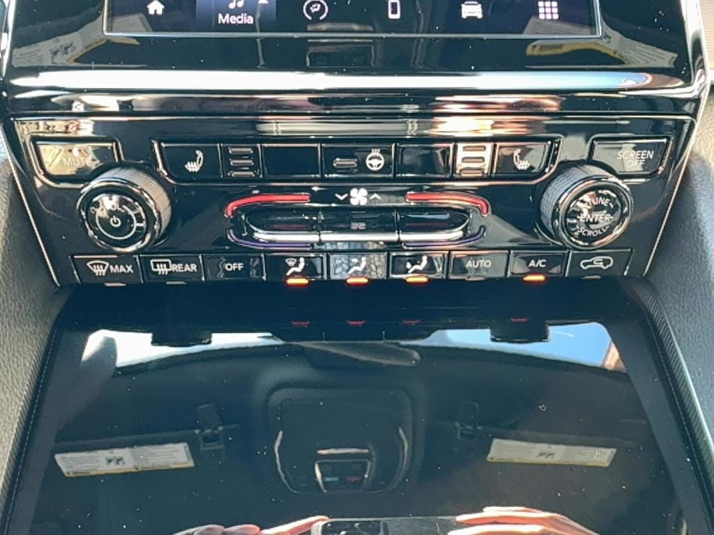 new 2025 Jeep Grand Cherokee car, priced at $37,724