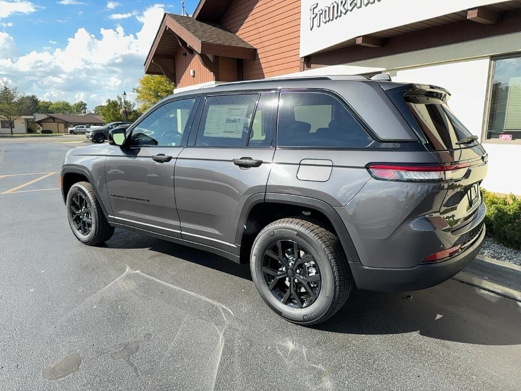new 2025 Jeep Grand Cherokee car, priced at $37,724