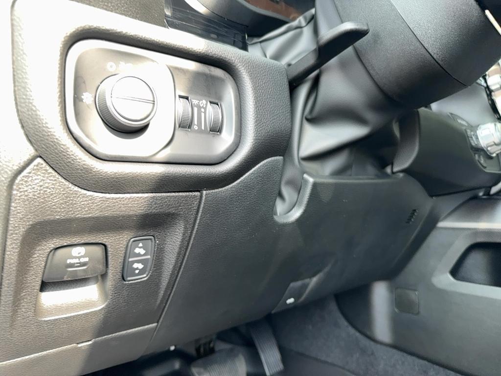 new 2025 Ram 1500 car, priced at $64,721