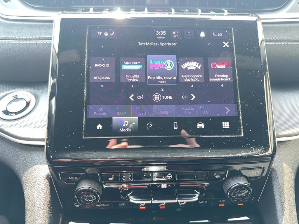 new 2025 Jeep Grand Cherokee car, priced at $40,772
