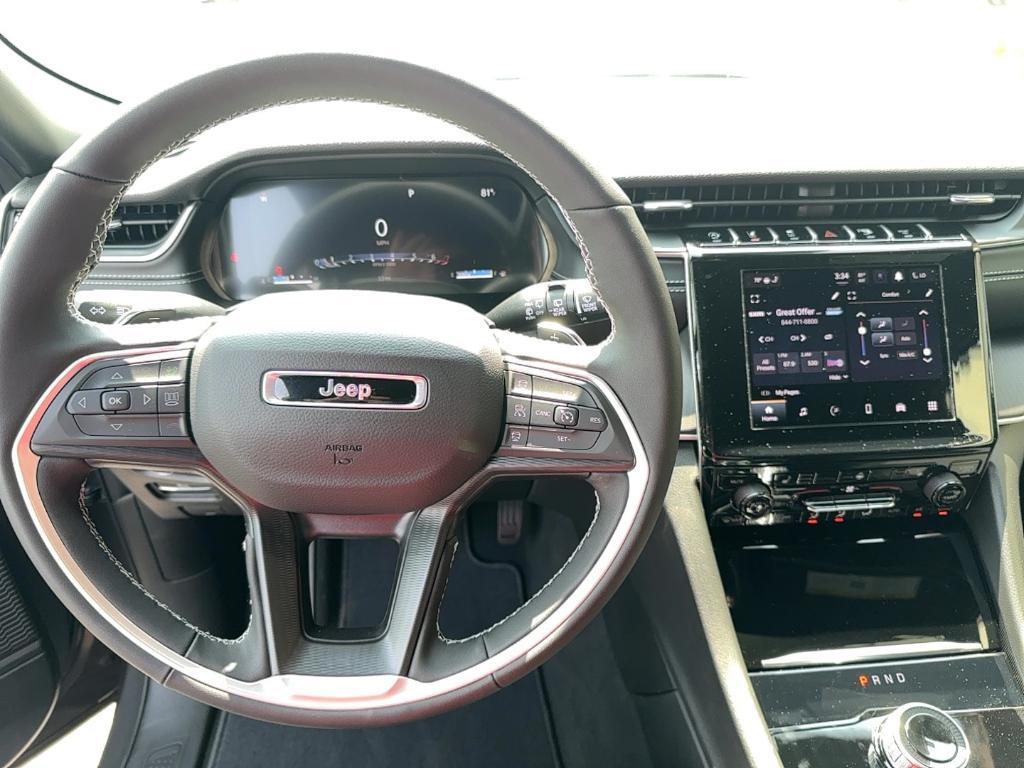 new 2025 Jeep Grand Cherokee car, priced at $40,772