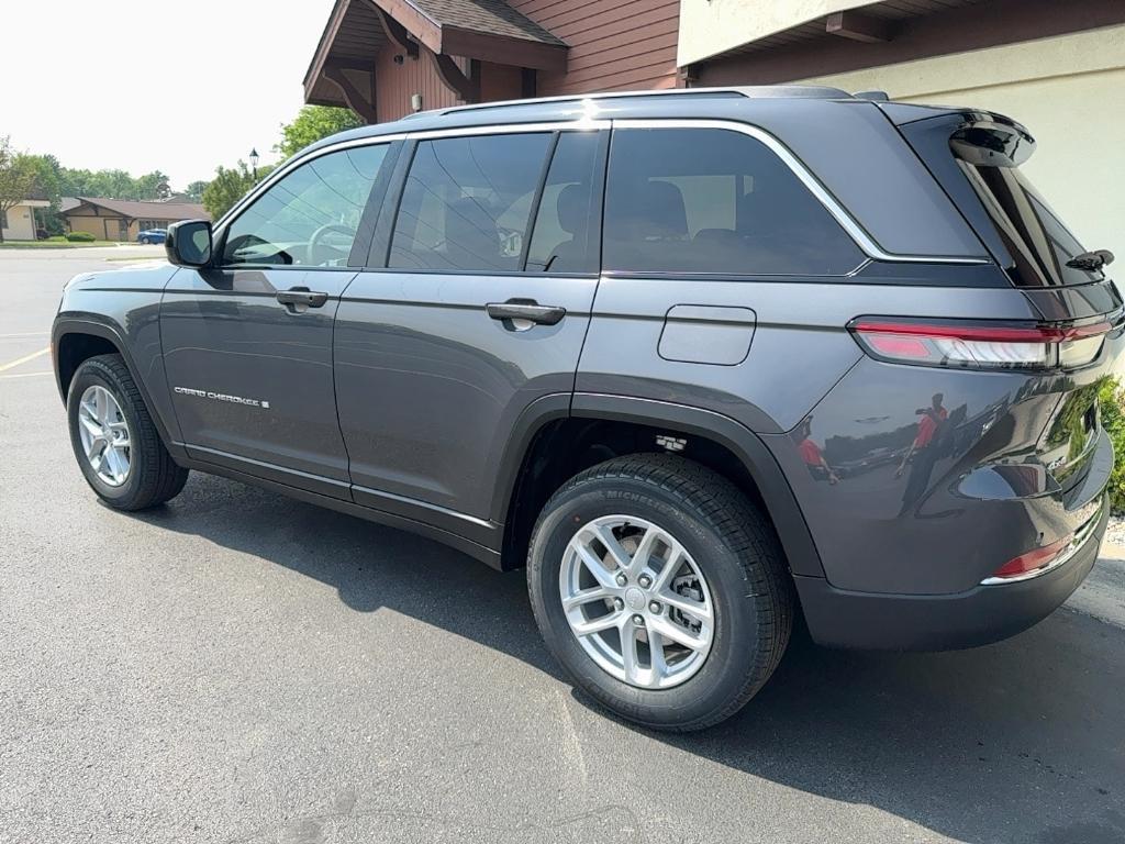 new 2025 Jeep Grand Cherokee car, priced at $40,772