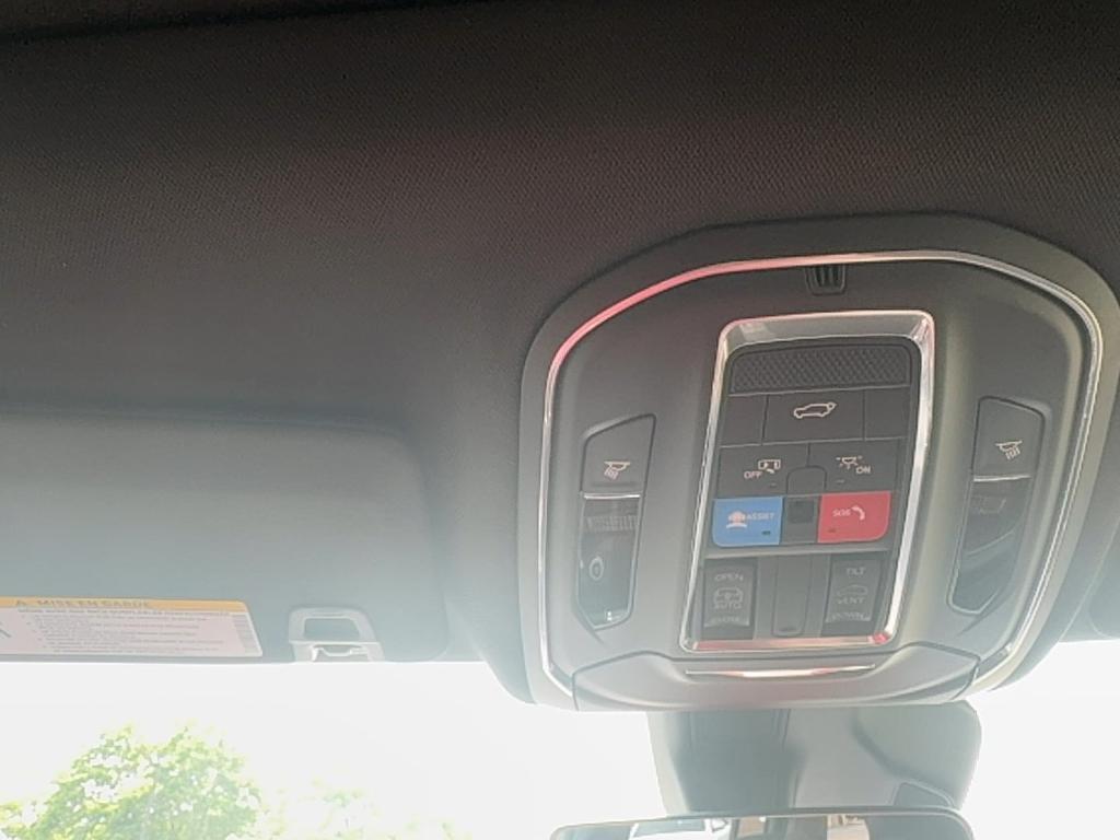 new 2025 Jeep Grand Cherokee car, priced at $40,772