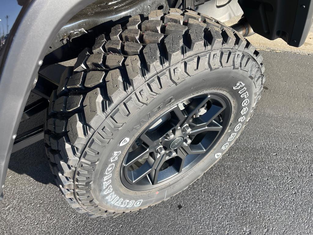 new 2025 Jeep Gladiator car, priced at $45,003