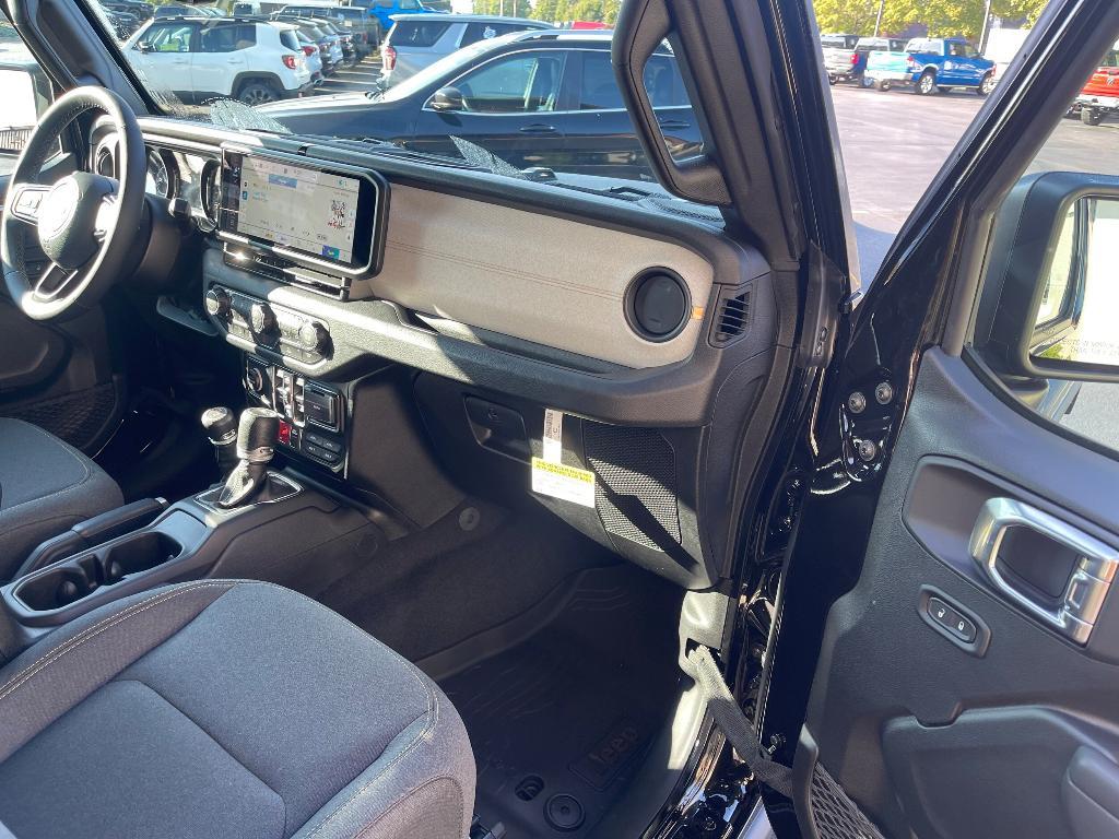 new 2025 Jeep Gladiator car, priced at $45,003
