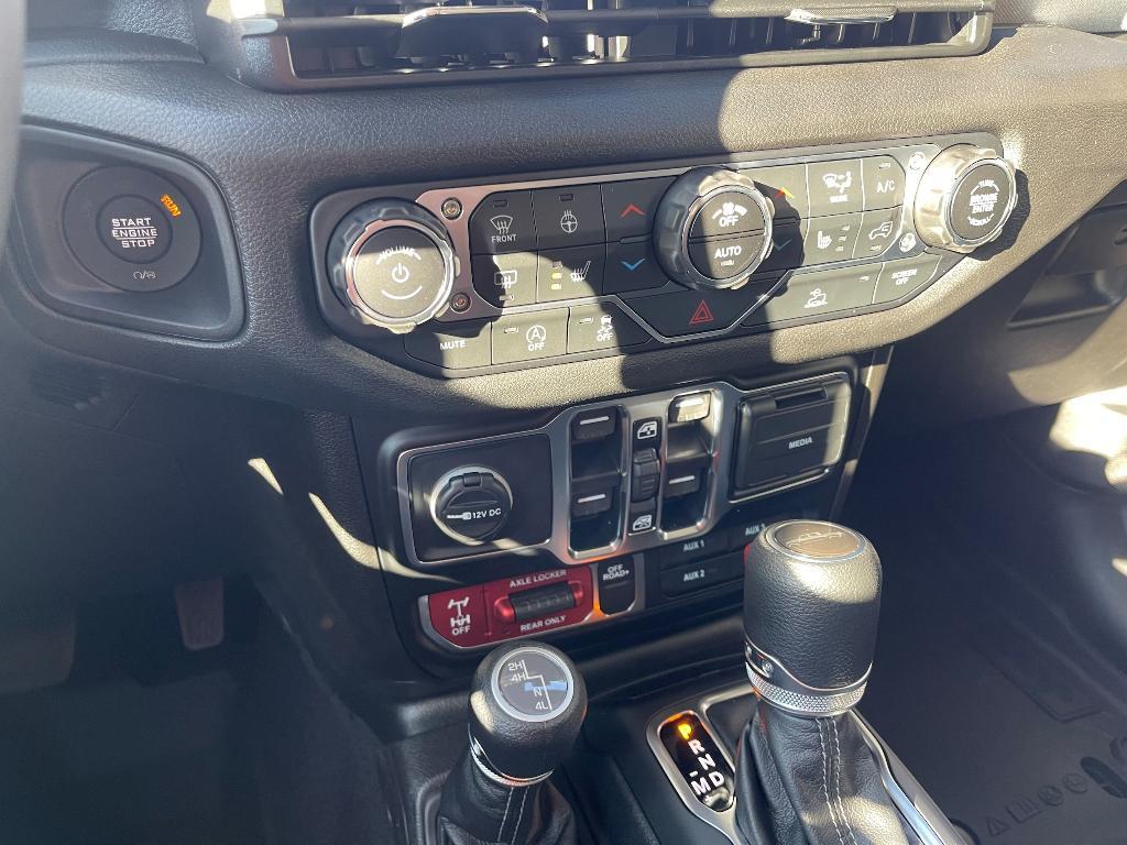 new 2025 Jeep Gladiator car, priced at $45,003